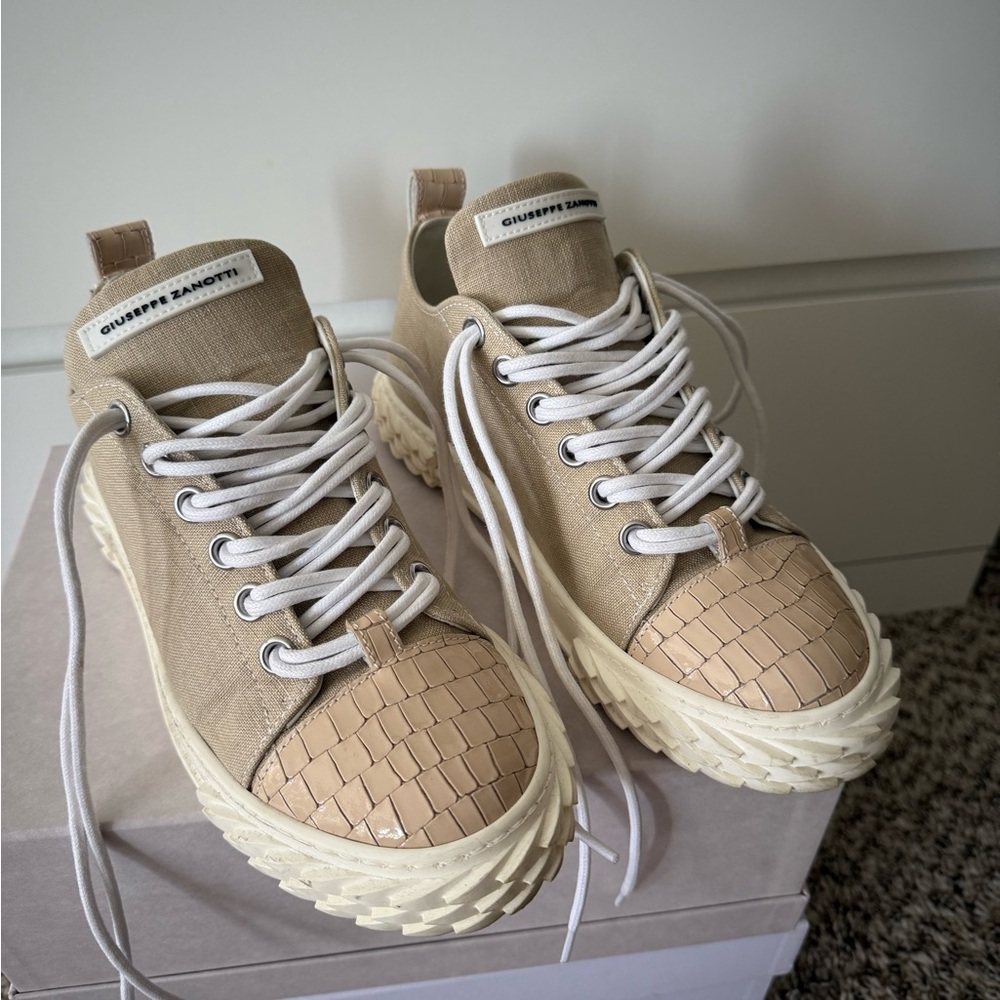 Giuseppe Zanotti Tan and Cream Lace-Up Sneakers